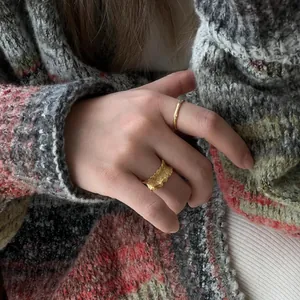 Ensemble de bagues en argent S925 plaqué or avec textures plissées et anneau vague élégant