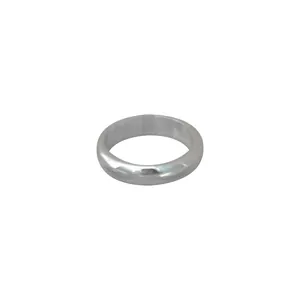Anello minimalista in argento sterling S925 con superficie liscia e lucida