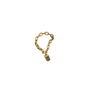 Gouden S925 zilveren kettingring met slot hanger in minimalistische punk ontwerp