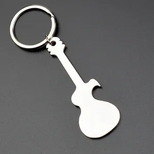 Polierter silberner Gitarren Schlüsselanhänger mit integriertem Flaschenöffner