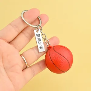 Llavero de baloncesto 3D con bola naranja texturizada y colgante plateado para deporte