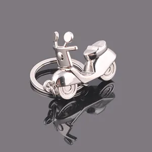 Kreativer Retro Metall Motorrad Schlüsselanhänger Für Herren Damen Geschenk Zinklegierung Poliert Silber Roller Schlüsselring Halter Zubehör