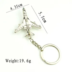 Llavero de avión de combate de plata pulida, con envergadura 4,35cm y longitud 5,5cm