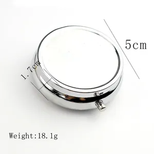 Dimensions détaillées du pilulier rond argenté de 5cm de diamètre et 1,7cm de hauteur