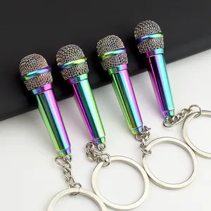 Portachiavi a Forma di Microfono in Lega di Zinco Iridescente Oro Argento Mic in Metallo per Cantanti Spettacolo Souvenir Regalo
