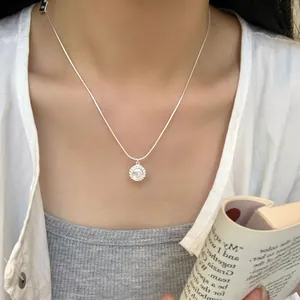Collana in argento sterling S925 con pendente cuore in conchiglia su catena a serpente
