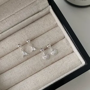 Orecchini a Bottone in Argento Sterling S925 Conchiglia Coda di Pesce Gioielli Marini Stile Coreano Minimalista da Donna