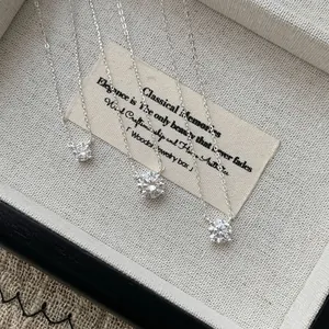 Tres elegantes collares de plata de ley S925 con colgantes de diamante redondo brillante