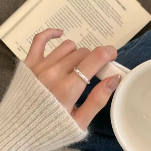 Elegant S925 sterling silver shimmering star ring for women featuring minimalist design