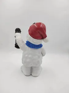 Mini Harz Schneemann Figur mit roter Mütze und blauem Schal mit schwarzer Laterne