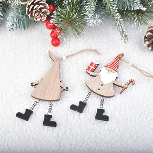 Décorations de Noël nordiques en bois avec jambes à ressort sur fond de fête chic