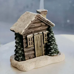 Bruciatore di Incenso Baita di Natale in Resina Invernale Casa Innevata Con Effetto Fumo dal Camino Per Decorazioni Casa Regali Inclusi Coni di Incenso