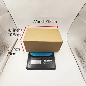 Detail showing dimensions 18x10.5x9 cm and 130g weight of the gnome resin ornament box