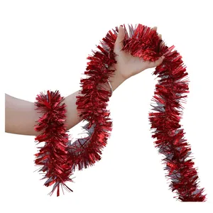 Guirlande de Noël rouge touffue avec texture métallique brillante pour décoration