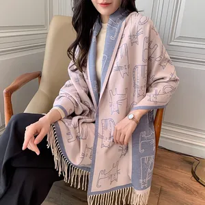 Écharpe d'hiver épaisse avec motif de chat mignon et franges en rose et bleu