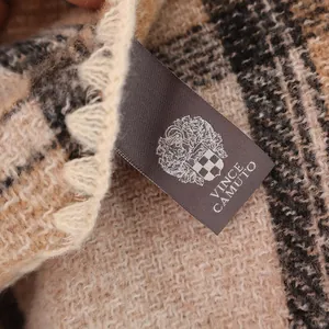 Sciarpa classica a quadri in finto cashmere con trama di lusso e dettagli sfrangiati