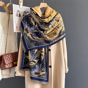 Sciarpa artistica con stampa pittura Van Gogh con eleganti frange su cappotto beige