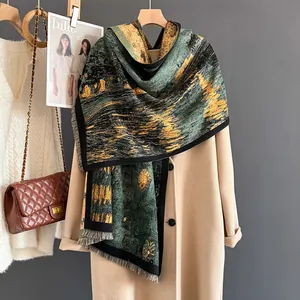 Sciarpa pesante da donna effetto cashmere con motivo a pittura a olio e frange