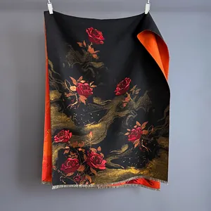 Elegante olieverf rozen sjaal met dubbelzijdige zwarte en oranje kasjmierachtige stof