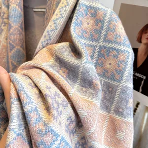 Sciarpa spessa stile europeo a quadri con motivo geometrico e morbida mano cashmere