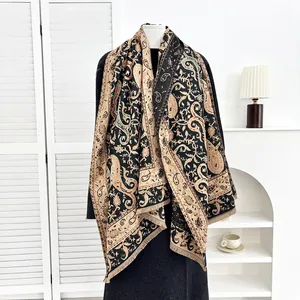 Dikke sjaal met paisley-motief en franjes voor dames in warme herfstkleuren
