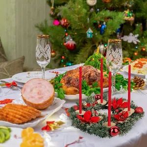 Portacandele ghirlanda di Natale con stelle di Natale rosse e quattro candele da tavolo