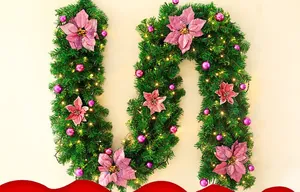 Detailansicht der 2,7m beleuchteten Weihnachtsgirlande mit rosa Weihnachtssternen