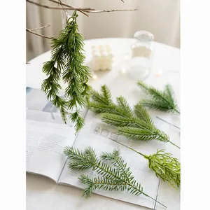 Aiguilles de pin artificielles pour couronnes de Noël DIY et décorations festives