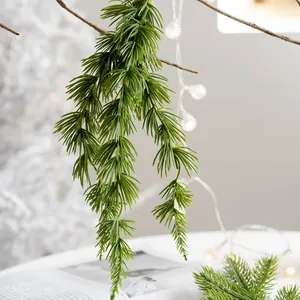 Aiguilles de pin artificielles avec branches vertes pour la décoration de sapin de Noël