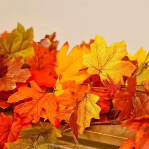 Guirnalda de hojas de membrillo artificiales con follaje naranja y rojo para decoración