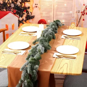 Guirlande de Noël floquée 180cm avec aiguilles en PVC enneigées pour centre de table
