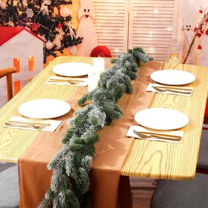 Guirlande de pin floquée de 180cm avec effet neige pour décoration de table de fête