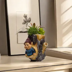 Vaso tronco d'albero in resina con gnomo dal cappello viola per giardino e casa