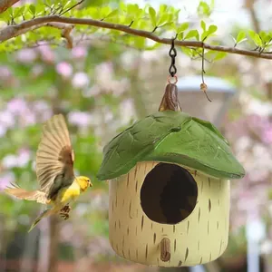 Hängendes Vogelhaus aus Harz mit Blattdach für Garten und Außendekoration im Freien