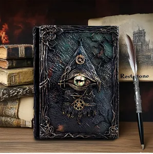 Relief détaillé du carnet gothique Cthulhu avec œil 3D et engrenages vintage