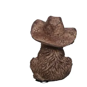 Statua di mucca Highland in resina con cappello da cowboy per arredamento rustico