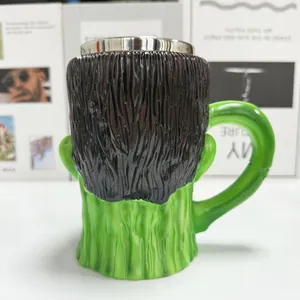 3D Frankenstein Tasse mit Edelstahleinsatz und grünem strukturiertem Henkel