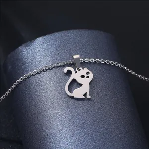 Collana con ciondolo a forma di gatto traforato in acciaio inossidabile argento