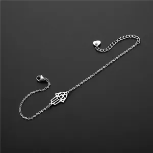 Bracelet main de Hamsa en acier inoxydable avec pendentif cœur S925 sur fond noir