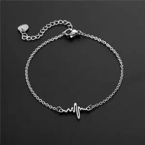 Bracelet battement de cœur en acier argenté avec chaîne réglable et petit cœur