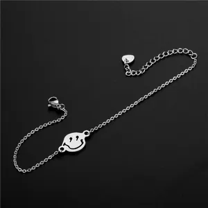 Bracelet minimaliste en acier inoxydable argenté avec pendentif smiley et breloque cœur