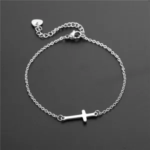 Bracelet minimaliste en acier inoxydable argenté avec croix horizontale et coeur réglable
