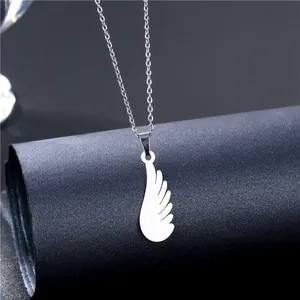 Minimalistische Federflügel-Halskette aus Edelstahl mit glänzendem Silber-Metallic-Finish