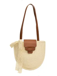 Grand sac à bandoulière tissé crème avec finitions en cuir marron et dentelle