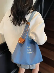 Sac Fourre-tout Décontracté en Toile pour Femmes Grande Capacité Minimaliste Impression Lettres Sac à Bandoulière Avec Pendentif