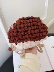Sac à bandoulière hérisson fait main en crochet marron et beige avec fine lanière