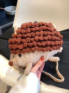 Sac bandoulière hérisson fait main en crochet avec laine texturée marron et beige