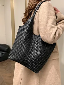 Classic black woven texture tote bag for women, large capacity shoulder bag for commuting