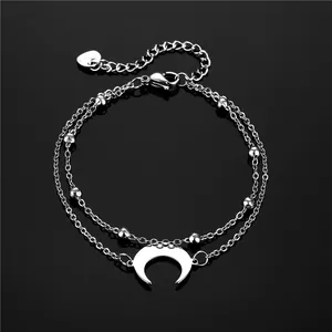 Bracciale a doppio strato in acciaio al titanio argento con ciondolo a mezzaluna su nero