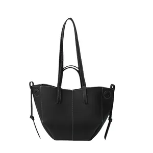Sac cabas noir à motif litchi avec surpiq coutures contrastées et doubles anses